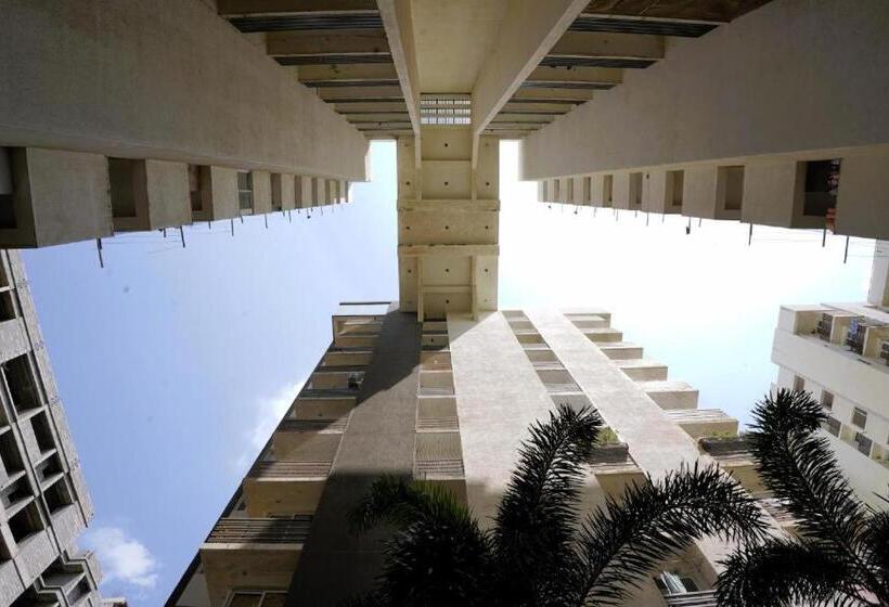 Bed and Breakfast Infinity Penthouse With Pool, Sauna, Gym