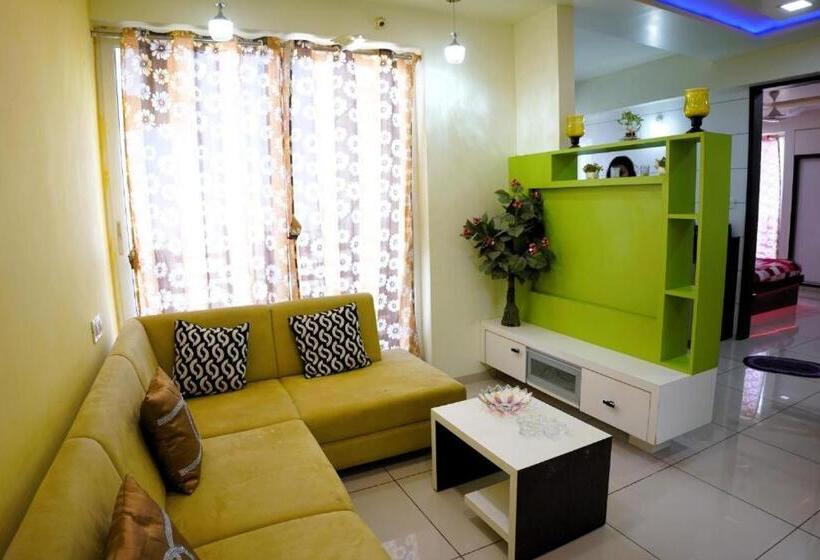 Bed and Breakfast Infinity Penthouse With Pool, Sauna, Gym