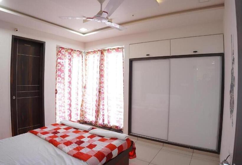 Bed and Breakfast Infinity Penthouse With Pool, Sauna, Gym