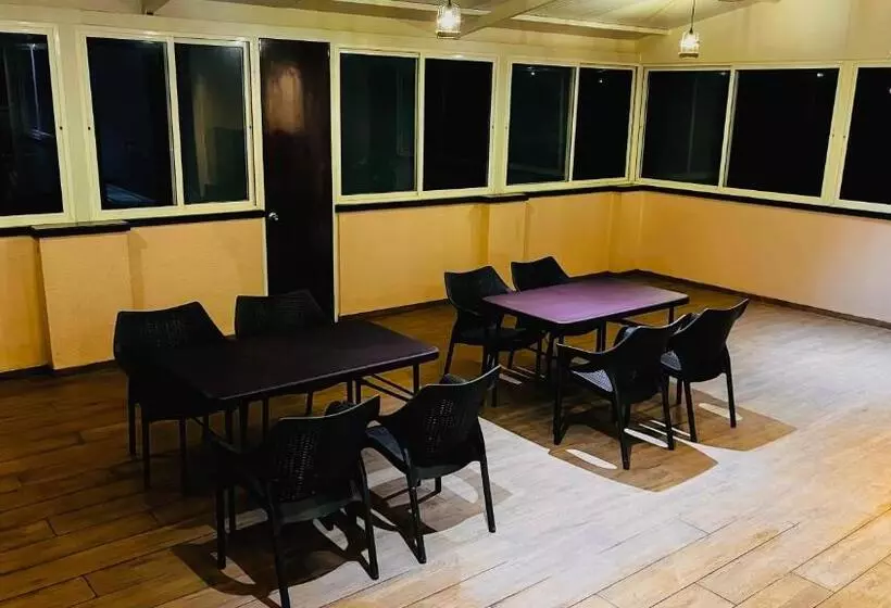 Hotelli Gulmohar Resort & Spa