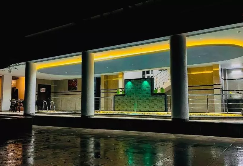 Hotelli Gulmohar Resort & Spa