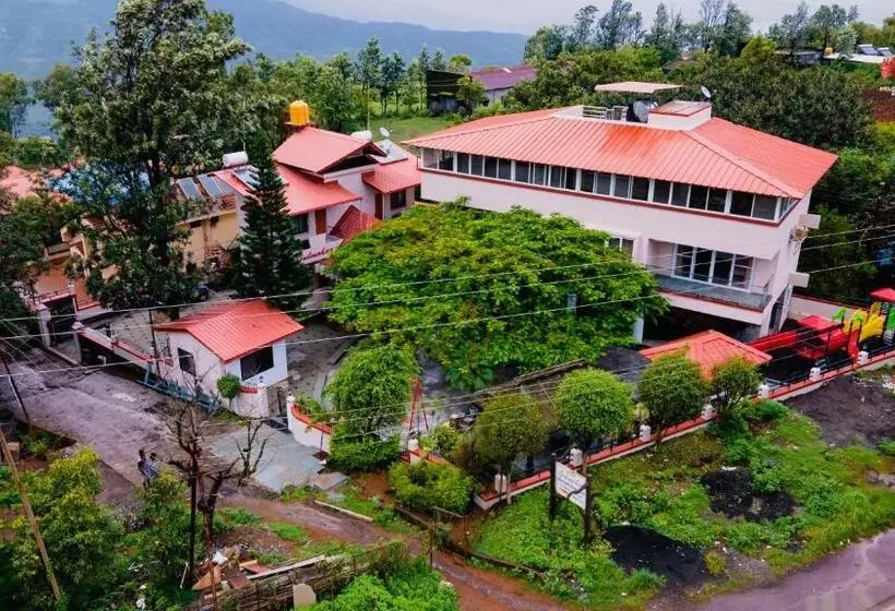 Hotelli Gulmohar Resort & Spa