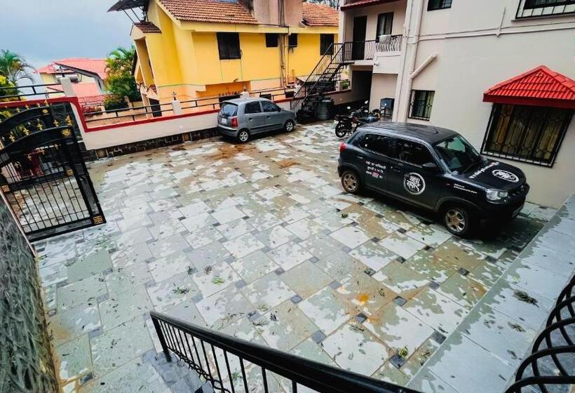 ホテル Gulmohar Resort & Spa