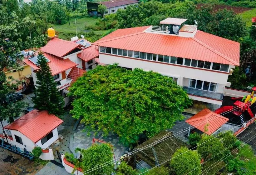 Hotelli Gulmohar Resort & Spa