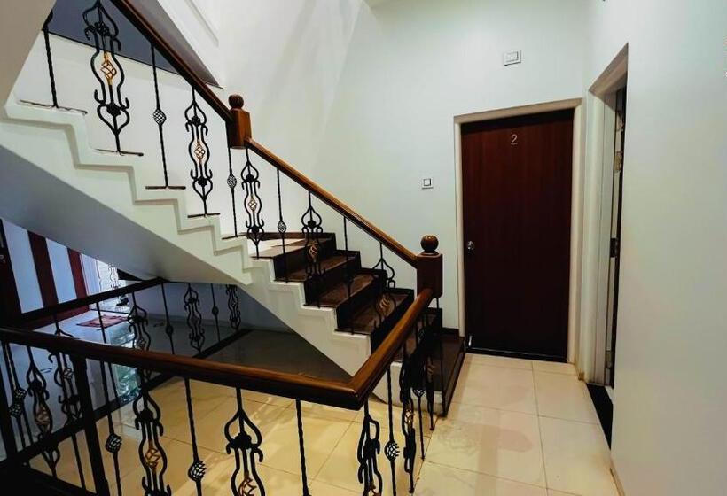 ホテル Gulmohar Resort & Spa