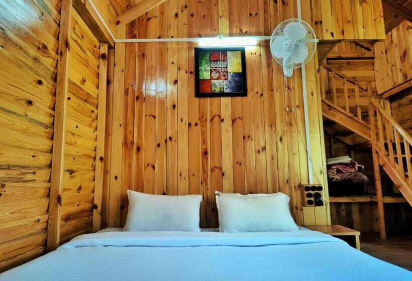 هتل Mid Conifer Resort And Cottages