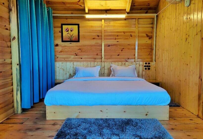 هتل Mid Conifer Resort And Cottages