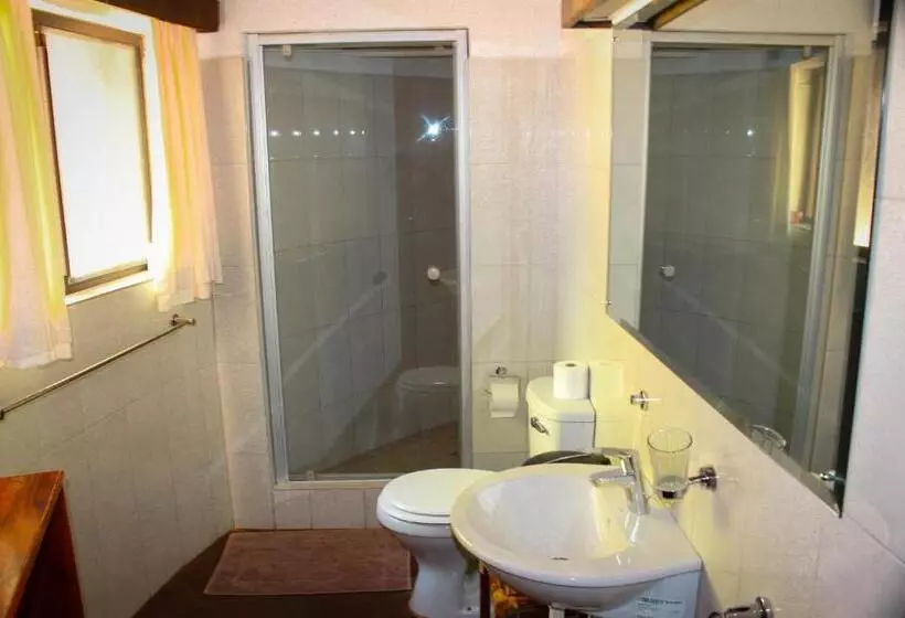 هتل Omaruru Game Lodge