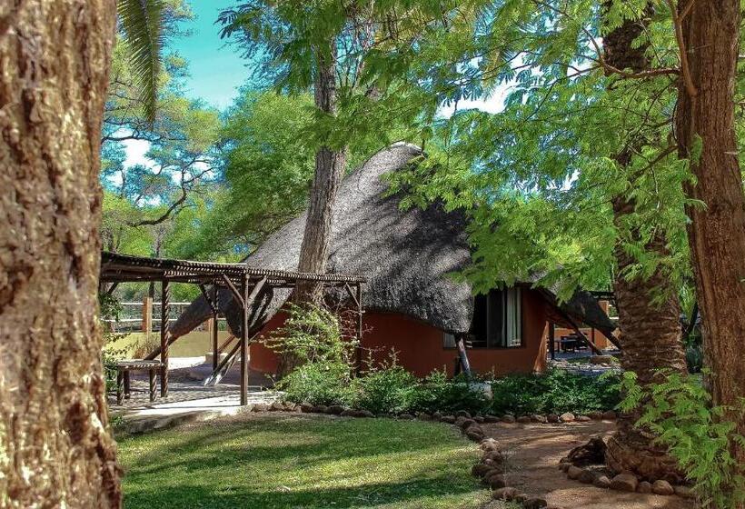 هتل Omaruru Game Lodge