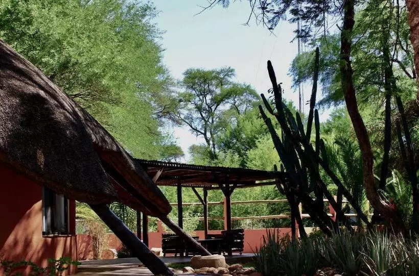 هتل Omaruru Game Lodge