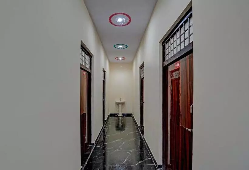 ホテル Oyo Royal Orbit Inn