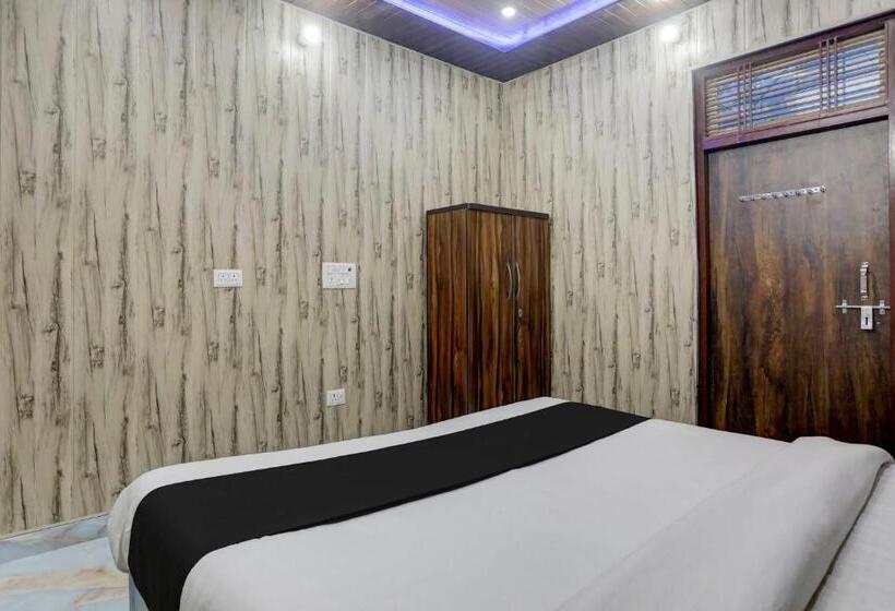 Отель Oyo The Grand Soron