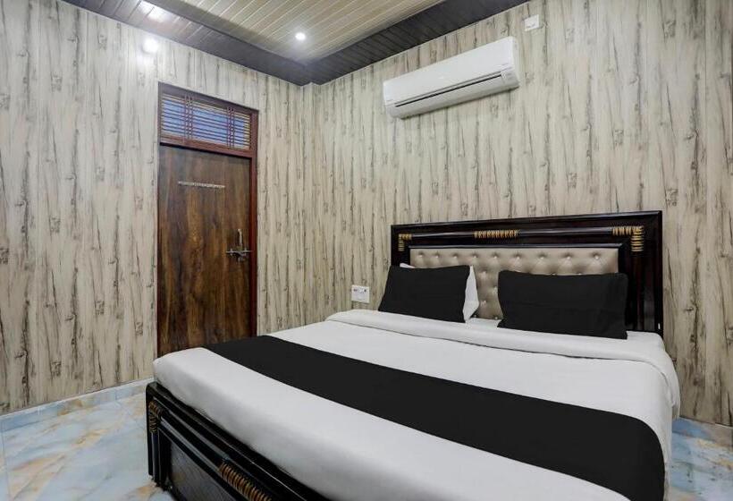 Отель Oyo The Grand Soron