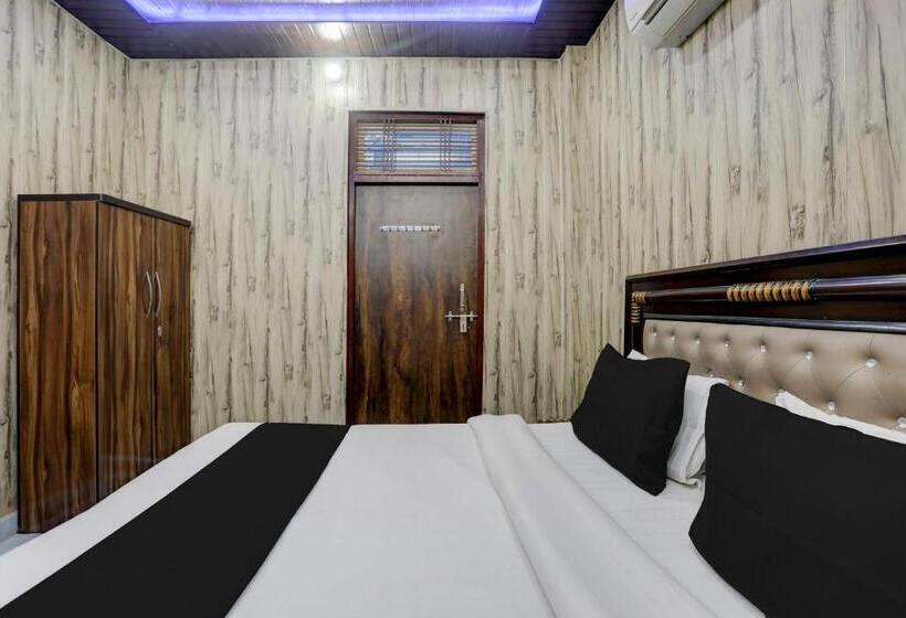 Отель Oyo The Grand Soron