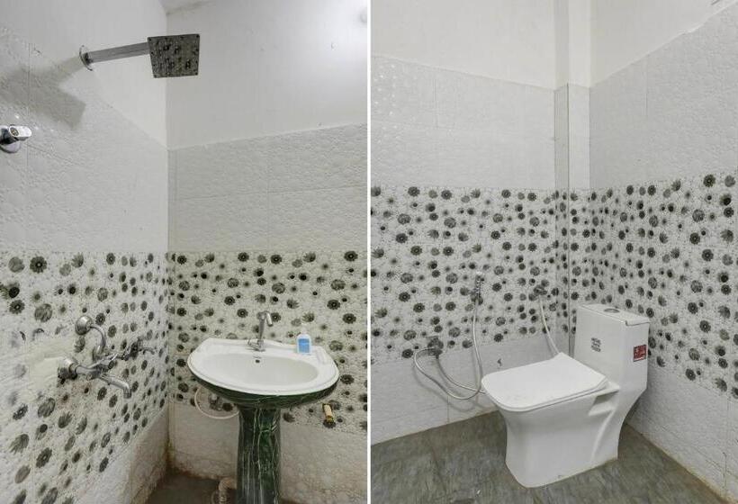 Отель Oyo The Grand Soron