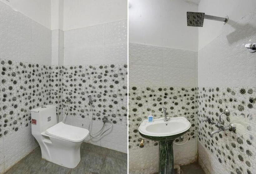 Отель Oyo The Grand Soron