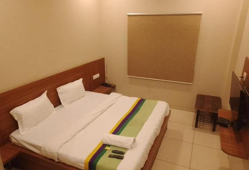 בית מלון כפרי Park Bench