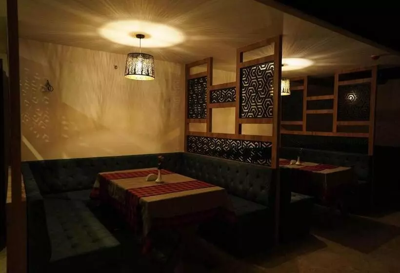 Hotelli Vkj Inn Aluva