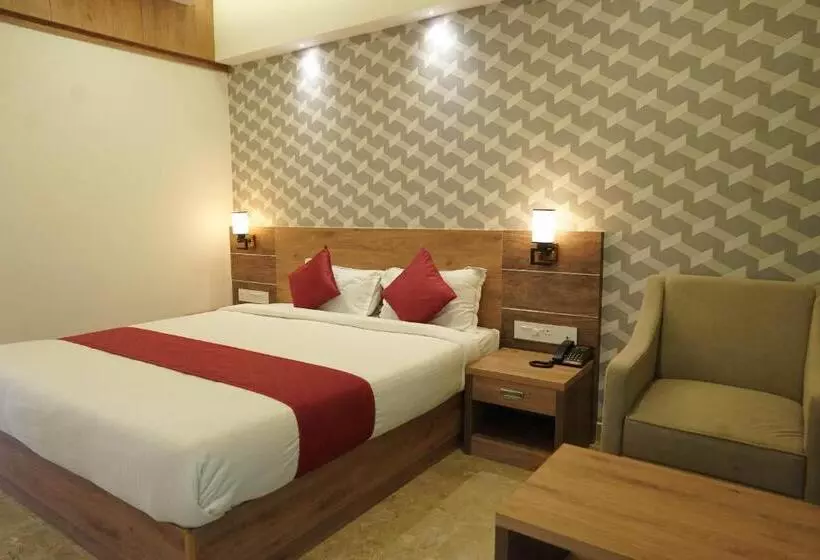 Hotelli Vkj Inn Aluva