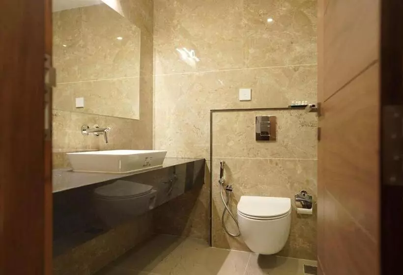 Hotelli Vkj Inn Aluva