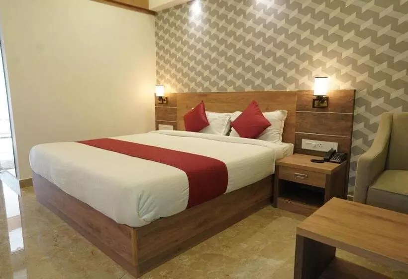 Hotelli Vkj Inn Aluva