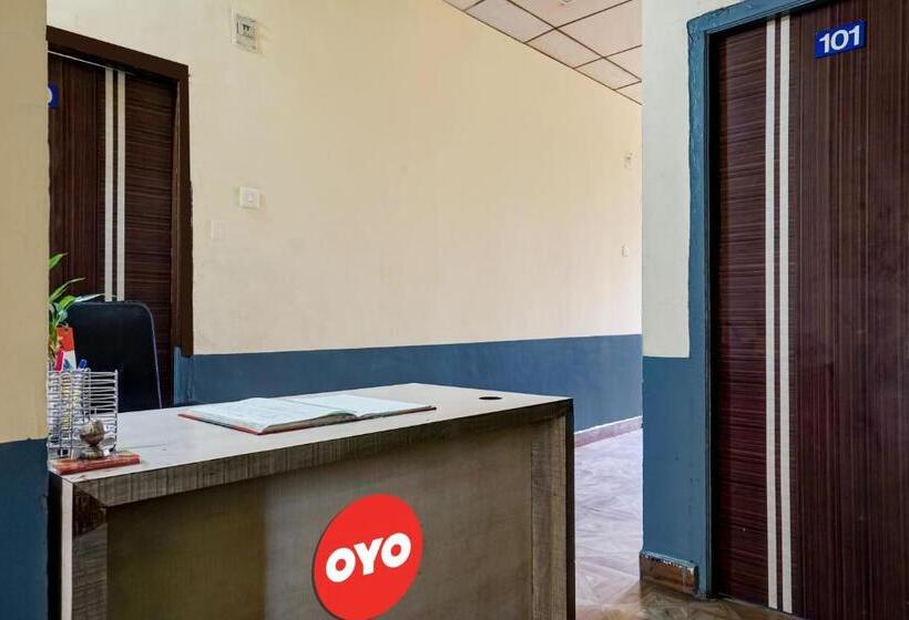 Oyo 82081 Hotel Sunrise