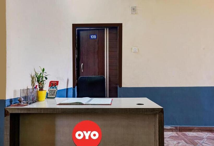 Oyo 82081 Hotel Sunrise