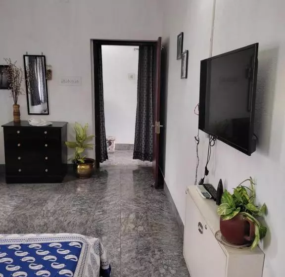ペンション Madhavji Villa