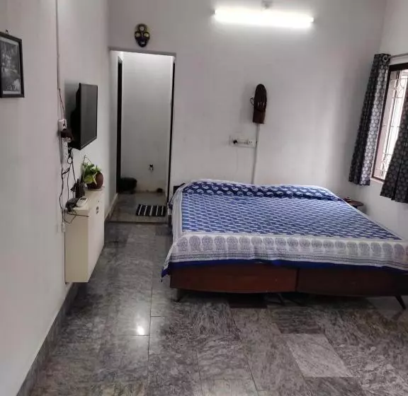 ペンション Madhavji Villa