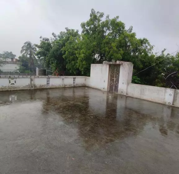 ペンション Madhavji Villa