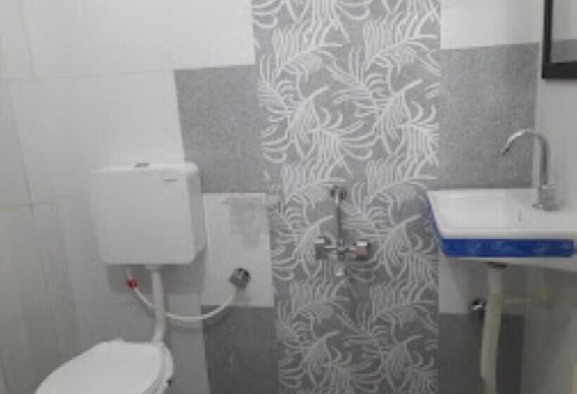 Lomakeskus Ayang Okum River Bank Bamboo Cottage Kaibortta Gaon