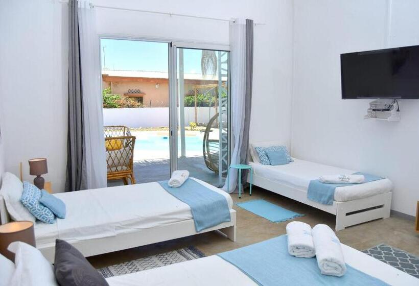 تختخواب و صبحانه Mykolodge Majunga