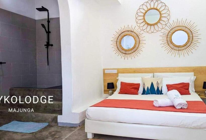 تختخواب و صبحانه Mykolodge Majunga