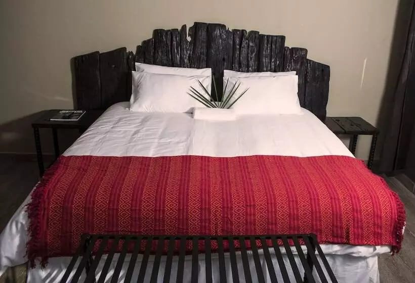 تختخواب و صبحانه Pomegranite Golf Resort & Spa