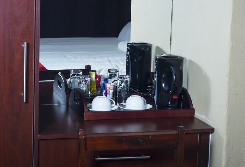 تختخواب و صبحانه Pomegranite Golf Resort & Spa