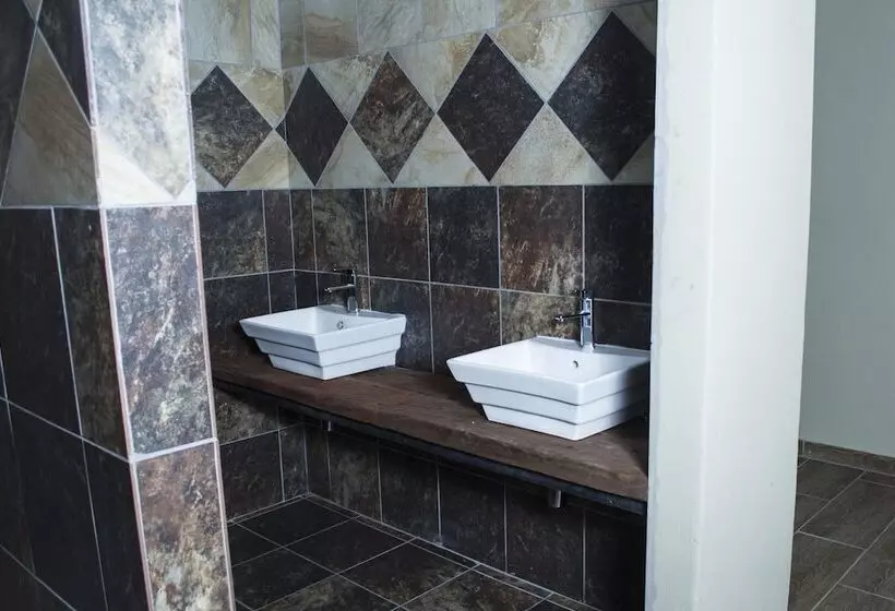 تختخواب و صبحانه Pomegranite Golf Resort & Spa