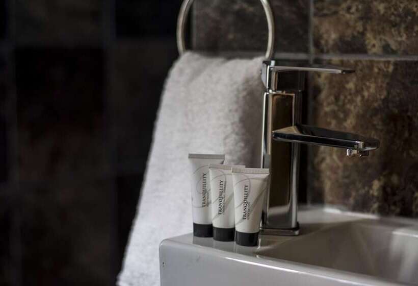 تختخواب و صبحانه Pomegranite Golf Resort & Spa