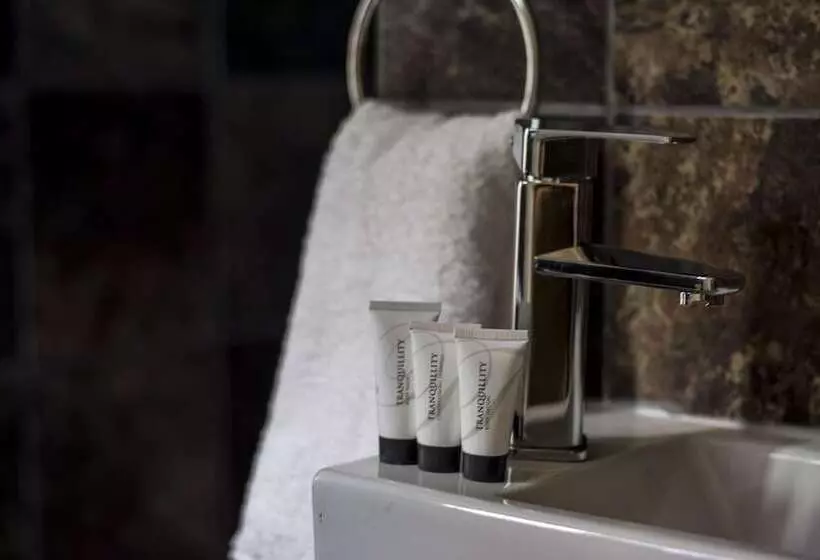 تختخواب و صبحانه Pomegranite Golf Resort & Spa