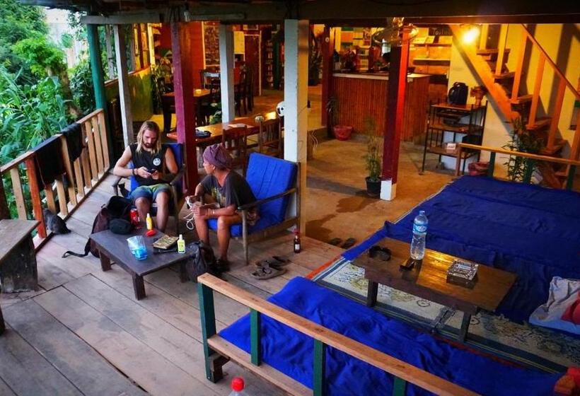 Easy Go Backpacker Hostel
