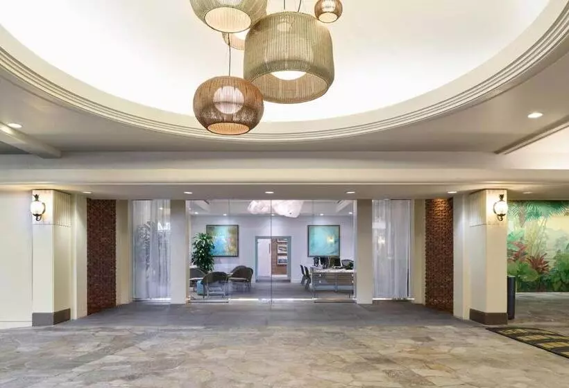 High Floor Luxury Oceanfront At Waikiki Beach Tower