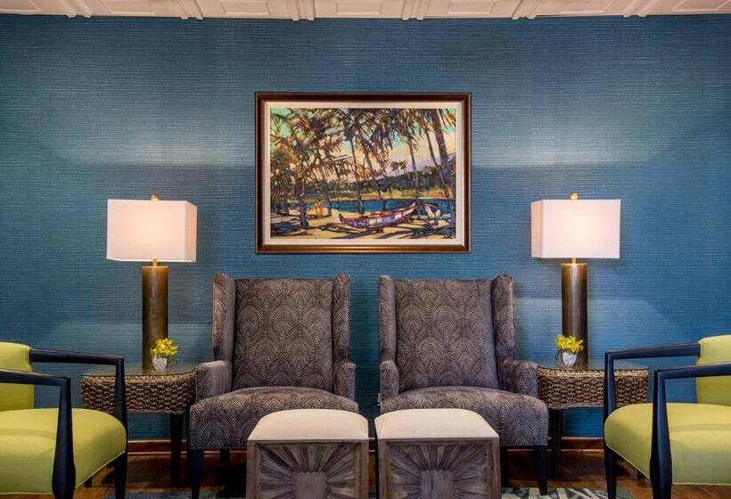 High Floor Luxury Oceanfront At Waikiki Beach Tower