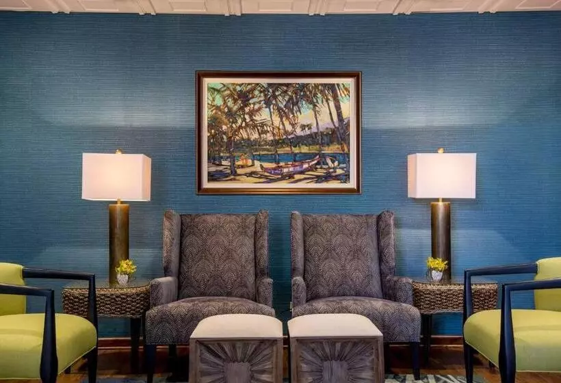 High Floor Luxury Oceanfront At Waikiki Beach Tower