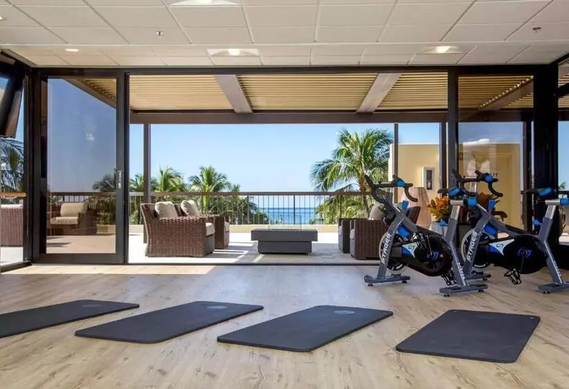 High Floor Luxury Oceanfront At Waikiki Beach Tower