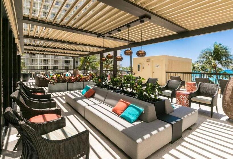 High Floor Luxury Oceanfront At Waikiki Beach Tower