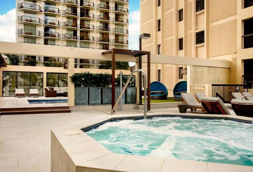 High Floor Luxury Oceanfront At Waikiki Beach Tower