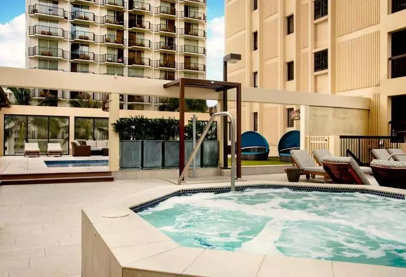High Floor Luxury Oceanfront At Waikiki Beach Tower