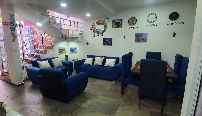 Hostal Guelaguetza Danza De La Pluma