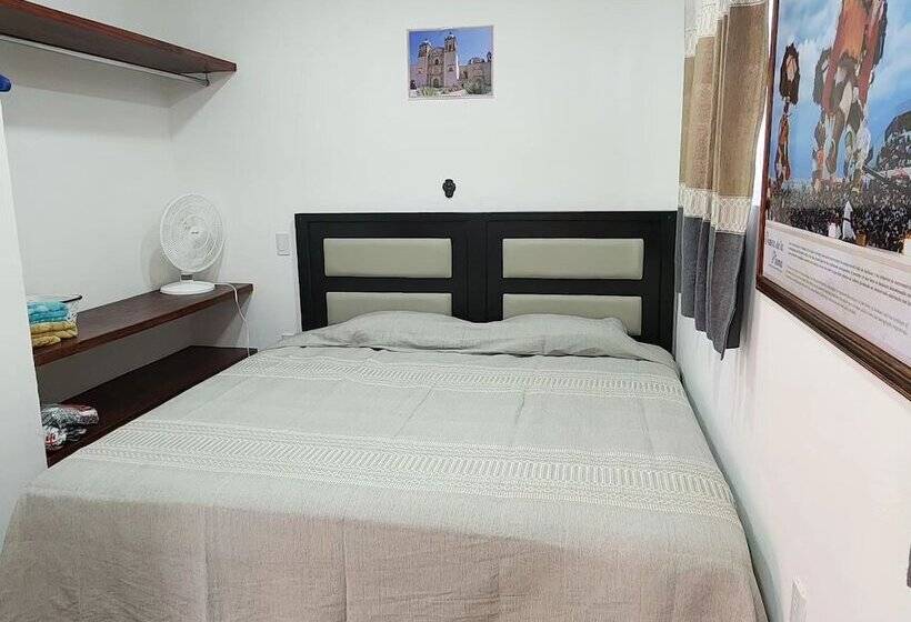 Hostal Guelaguetza Danza De La Pluma