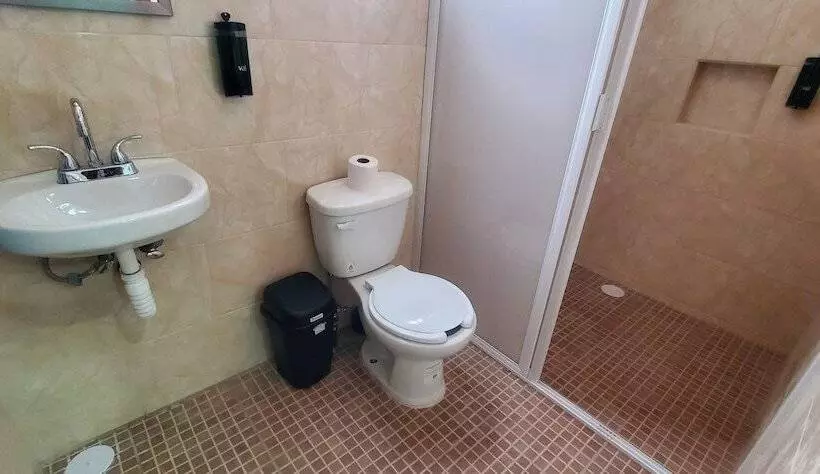 Hostal Guelaguetza Danza De La Pluma