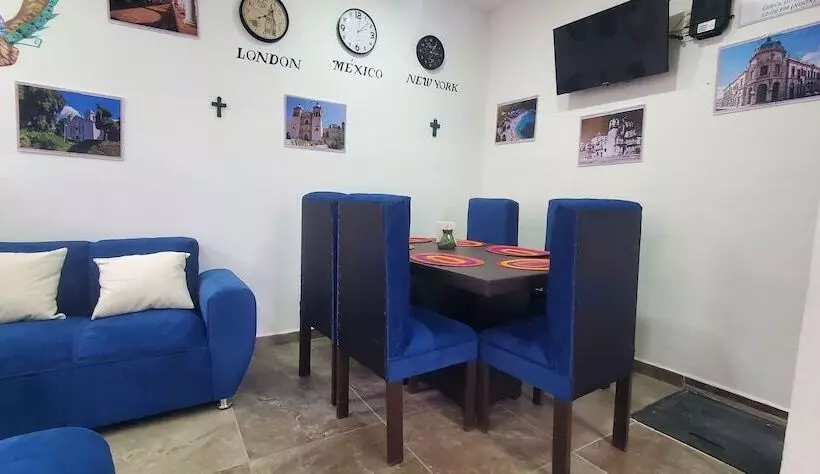 Hostal Guelaguetza Danza De La Pluma